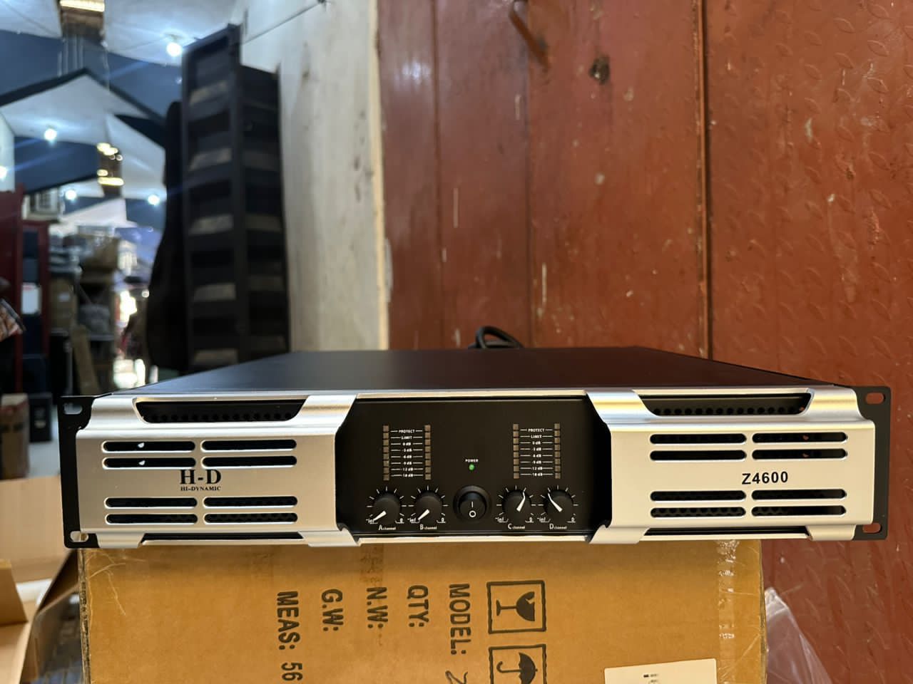 Quality HD HYDINAMIC 4CHANELS POWER AMPLIFIER